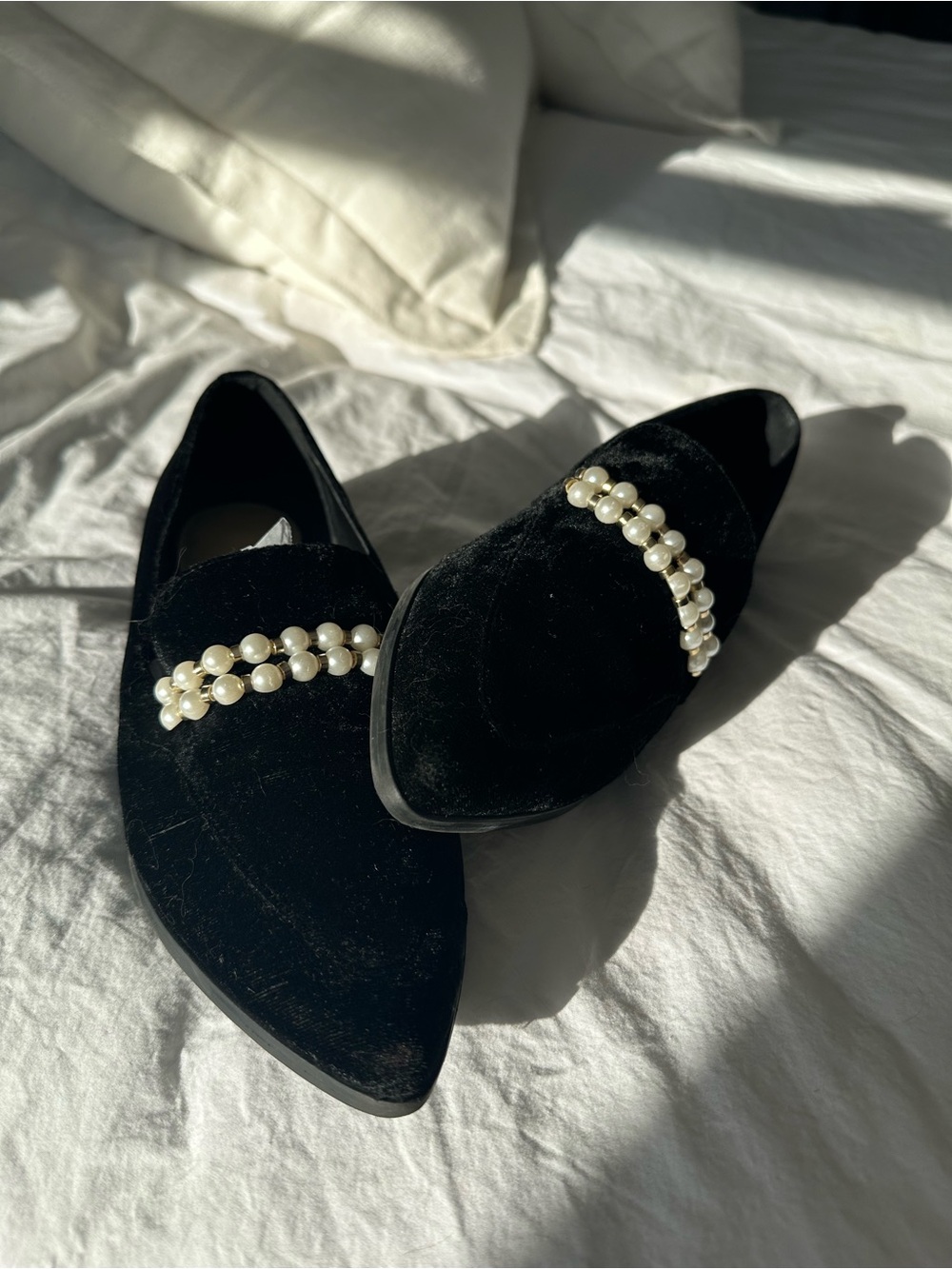 Marc Fisher Black Velvet Pearl-Trim Pointed Loafers, size 8 - Picture 4 of 11
